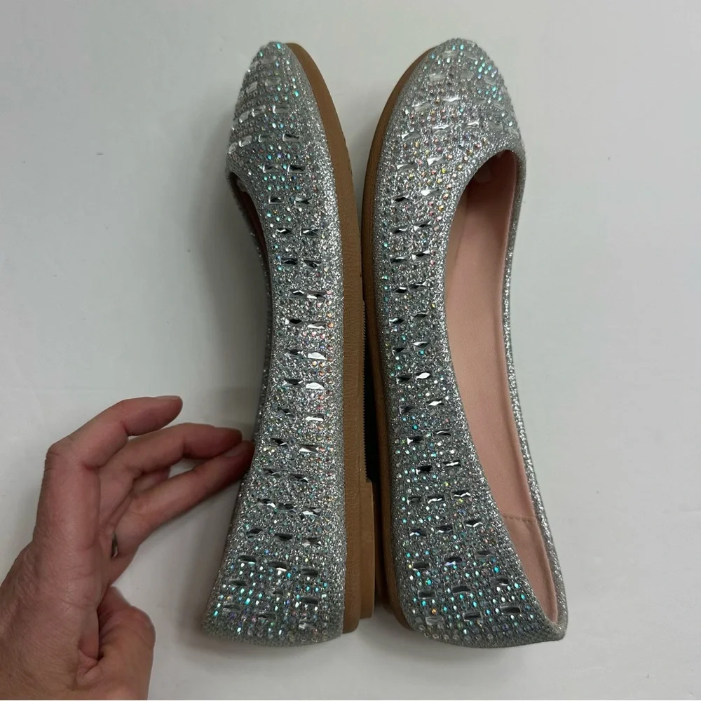 New! Forever Comfort jeweled flats